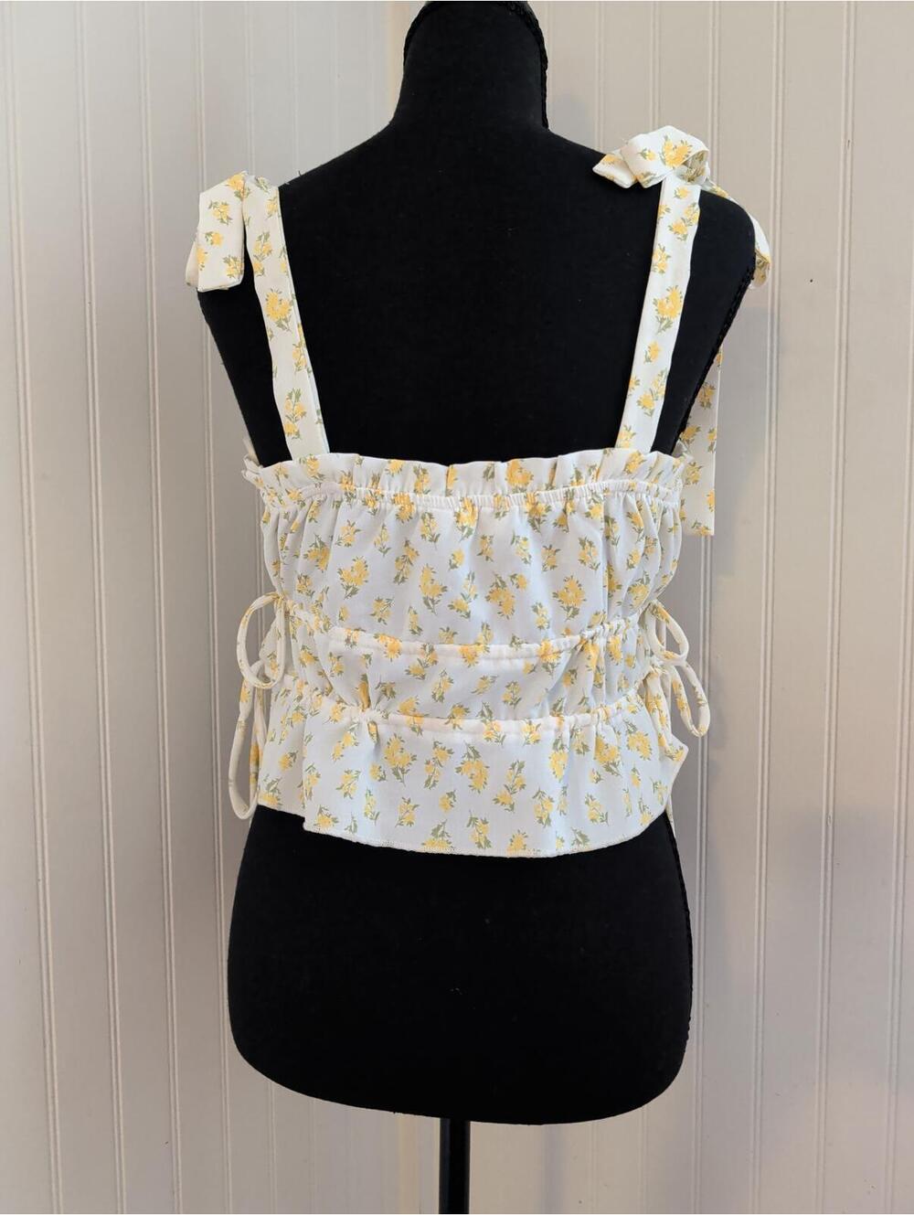 Kirious LA Women's Cottage Core Floral Yellow White Tie Crop Top, Size L - Picture 2 of 6
